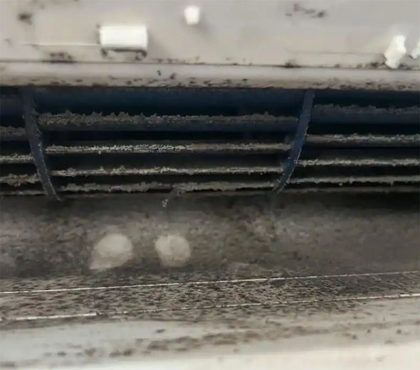 特克斯空调吹的风有股烧焦味是怎么回事